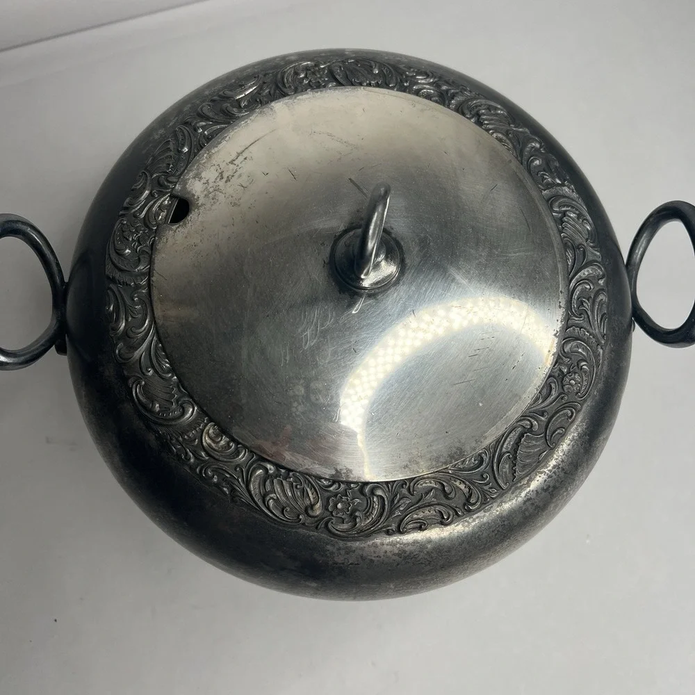 Antique Silverplate Large Soup Tureen Southington & Co Quadruple Plate 1709